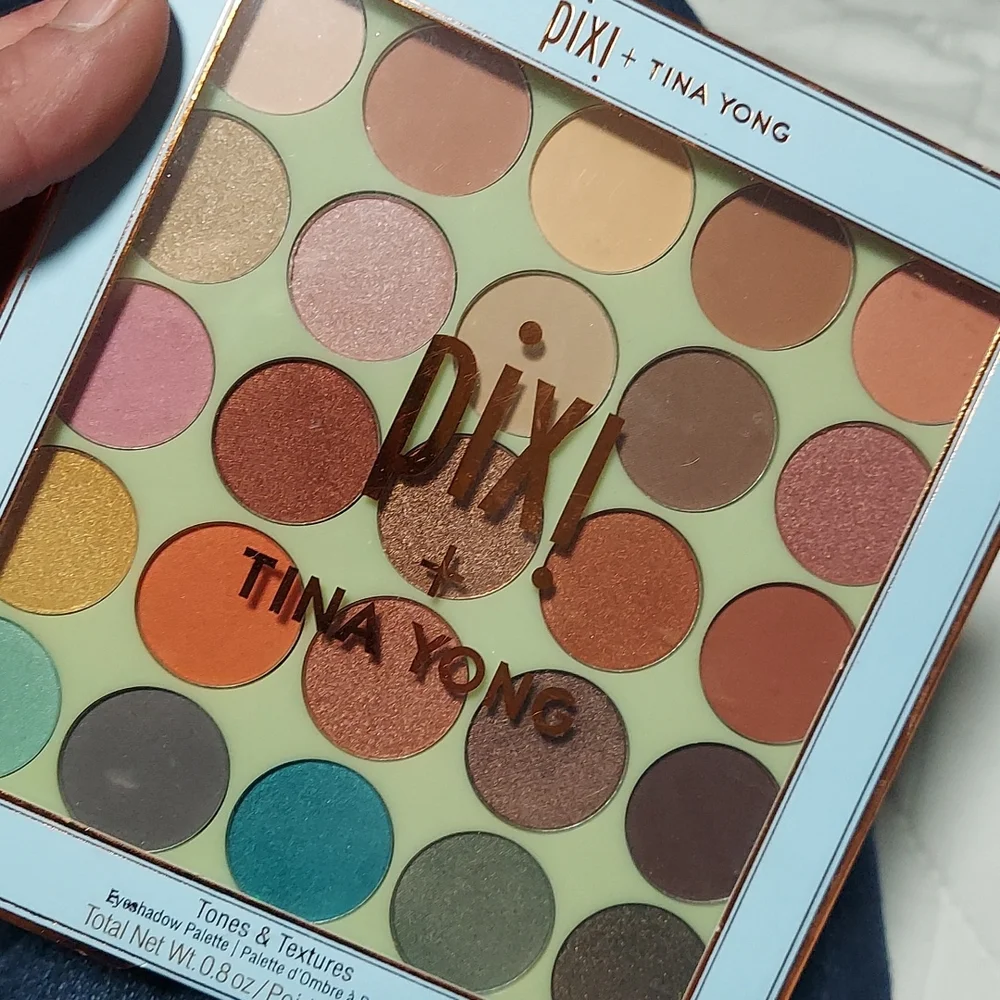 💋❄Pixi Tones & Textures Palette